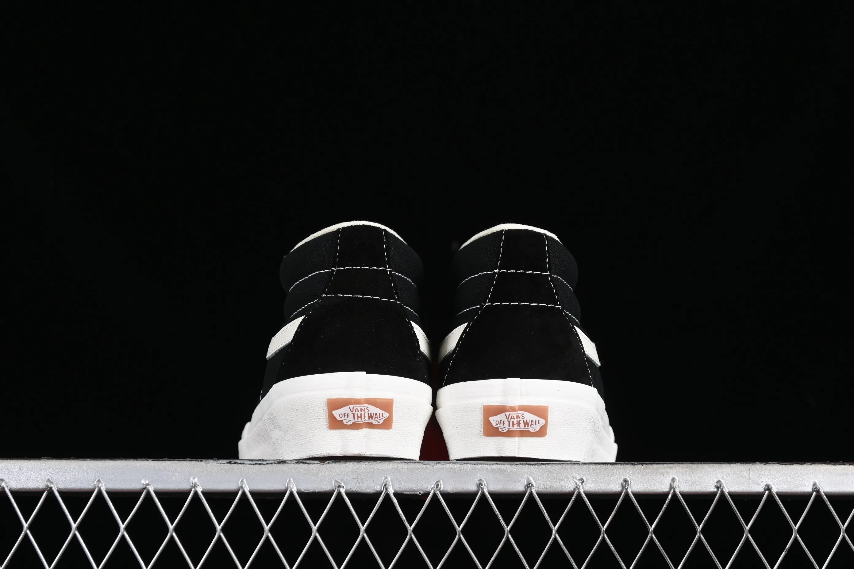 All categories Vans Vans series Vans Mid Vans China Vans SK8-Hi VR3 Vans official environmentally friendly black and white mid-top classic simple casual canvas shoes VN0A4UWIVNE